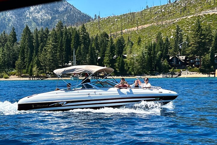 Private Boat tour in the White Lightning up to 8 guests - Photo 1 of 25